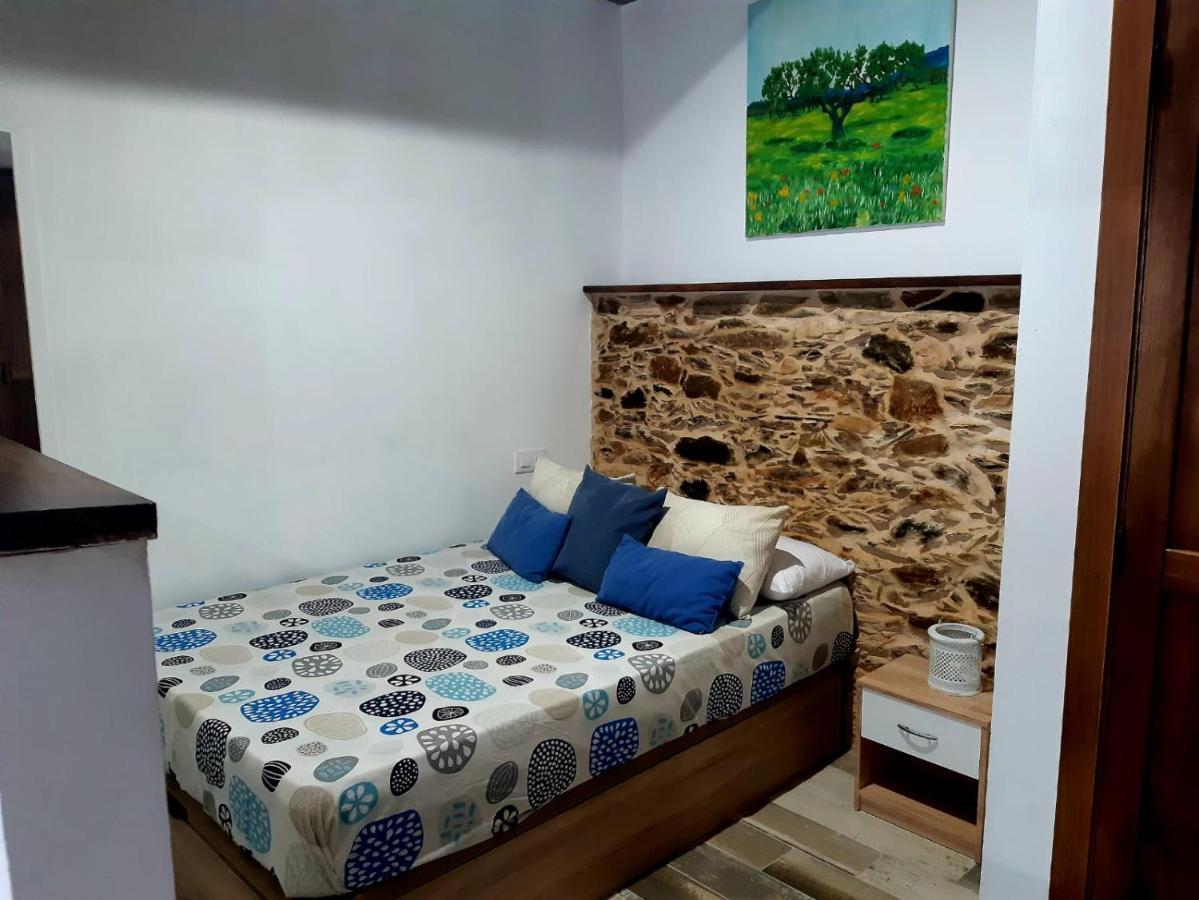 Apartamentos Callampa Torrejon el Rubio Luaran gambar
