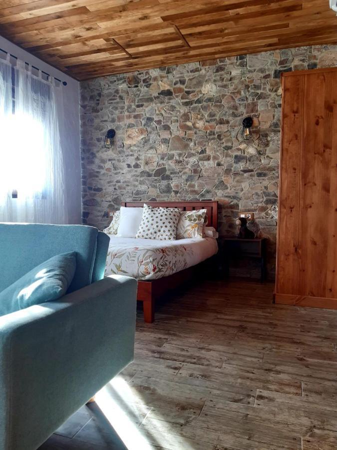 Apartamentos Callampa Torrejon el Rubio Bilik gambar