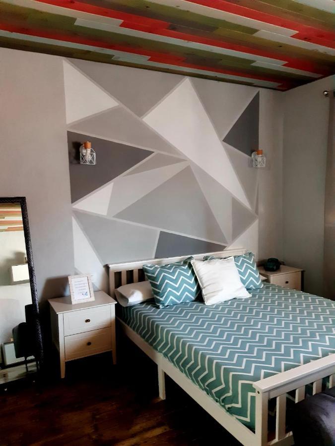 Apartamentos Callampa Torrejon el Rubio Bilik gambar
